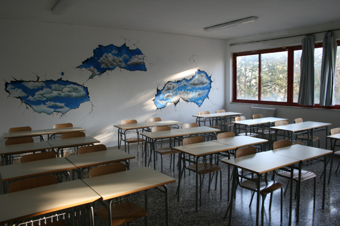 Un'aula decorata
